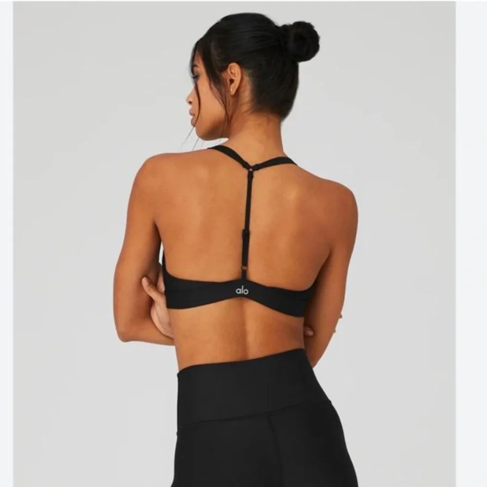 LIKE NEW ALO YOGA AIRLIFT LAYER UP BRA - Picture 2 of 7
